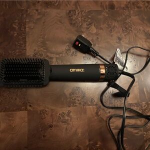 Amika Blow Drying Styling Brush